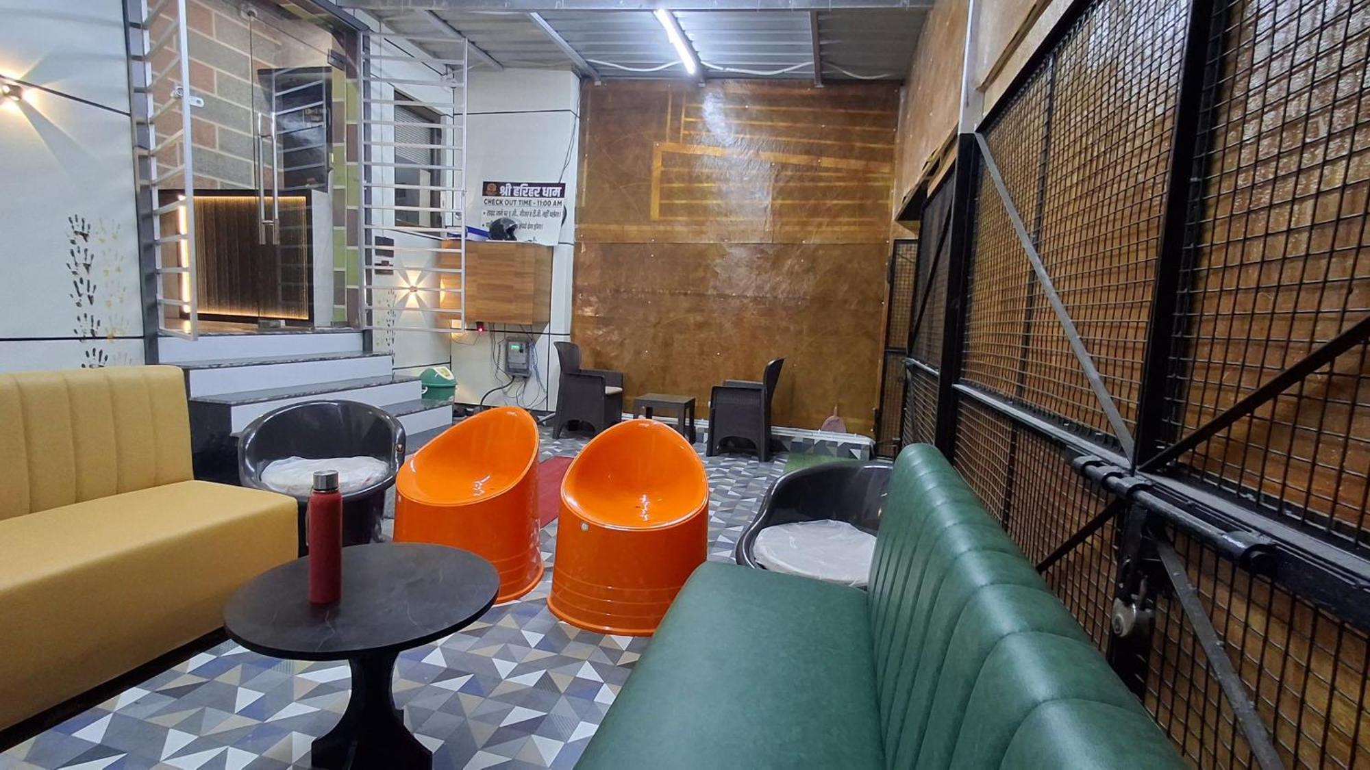 Shri Harihar Dham Hotel Mathura Ngoại thất bức ảnh